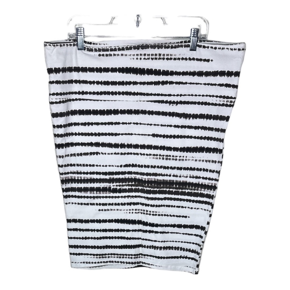 torrid  95% cotton pencil skirt tie die horizontal white and gray skirt size 2